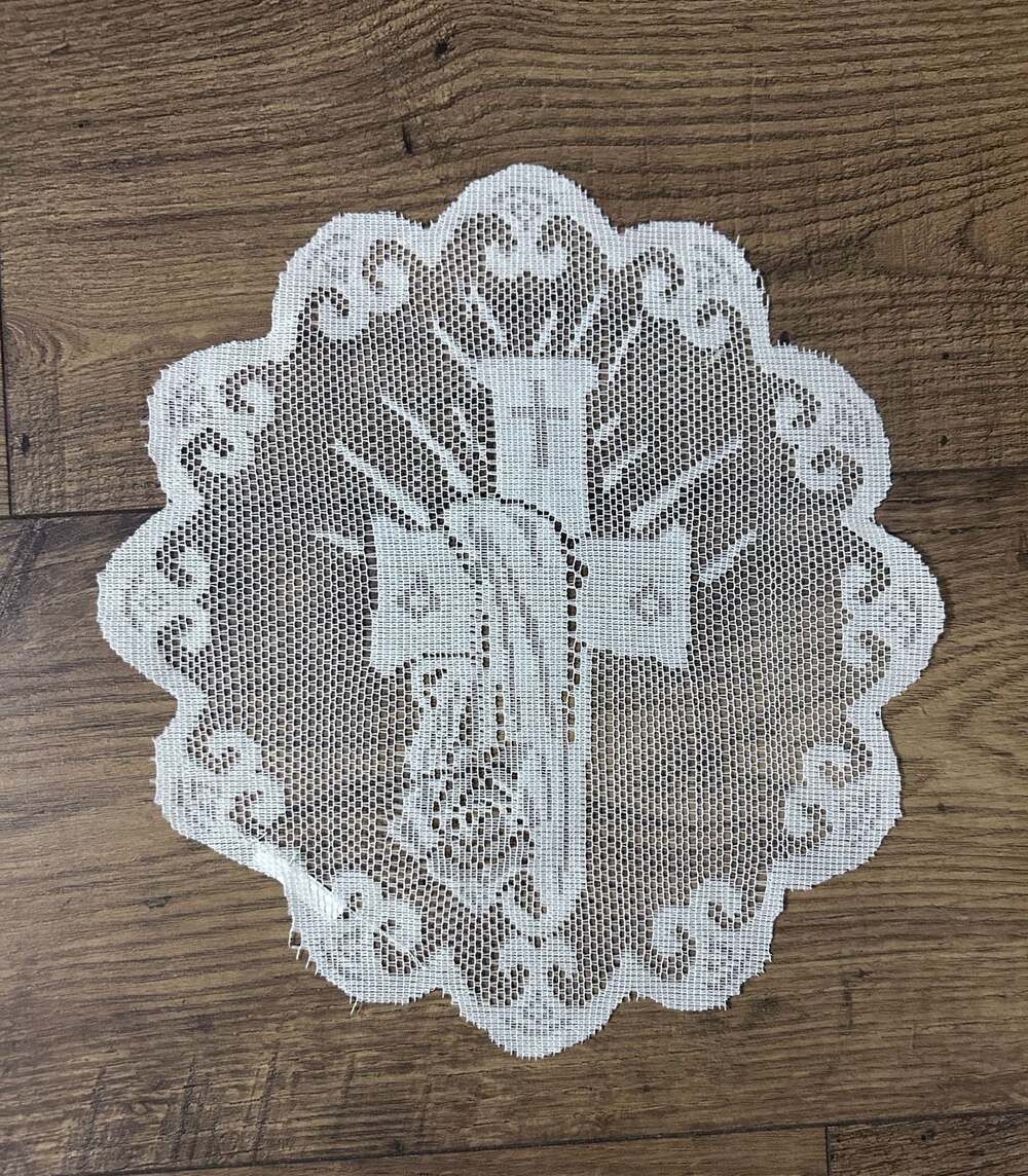 Heritage Lace Cross Design Round Doily
